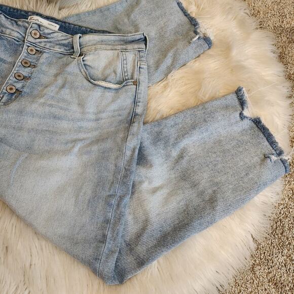 KanCan Plus Size High Rise Button Fly Cropped Jean Size 18 - Picture 13 of 14